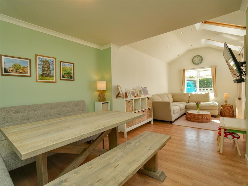 Property photo 2 of 24 Dining / Family Room