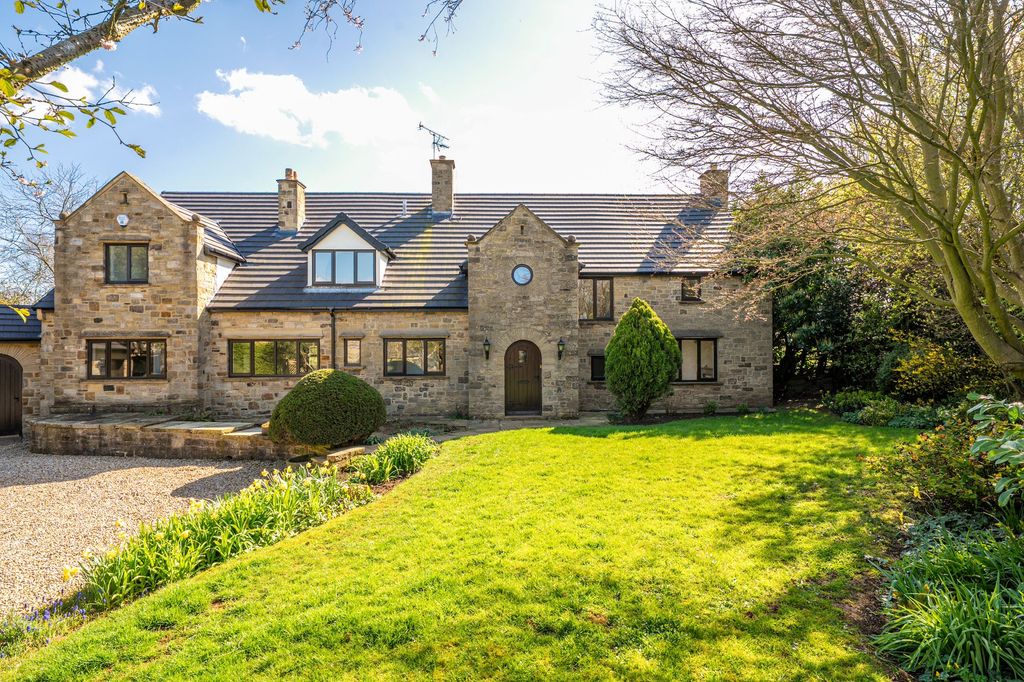 Property photo 1 of 50