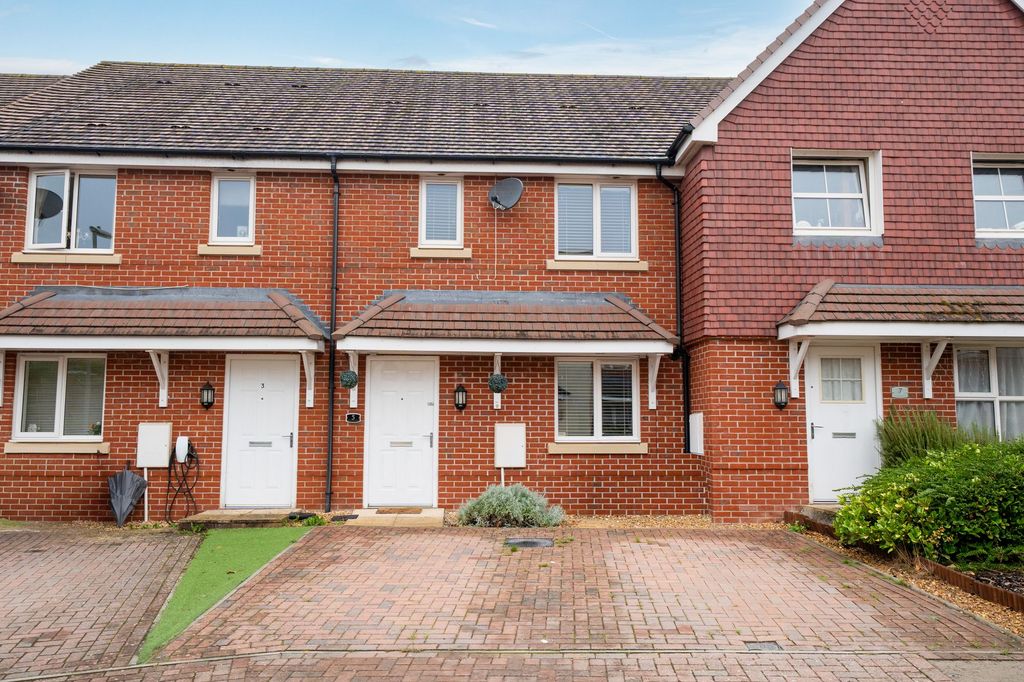 Property photo 1 of 20 Driveway Parking & Property Frontage