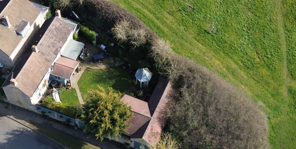 Property photo 3 of 46
