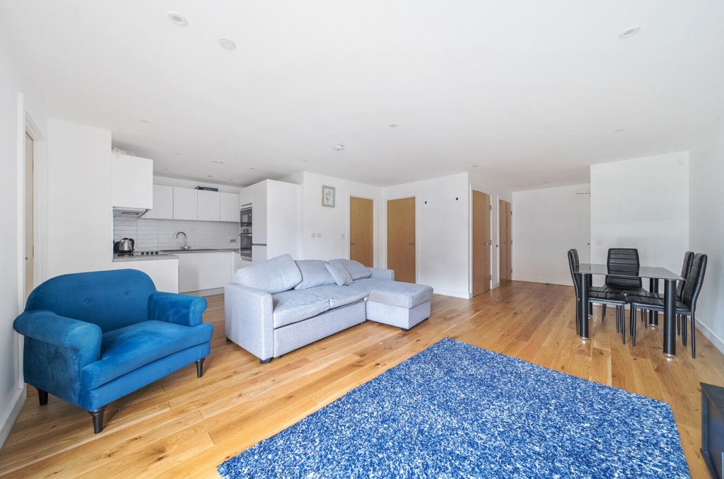 Property photo 3 of 10 1398230-2-69676A2...