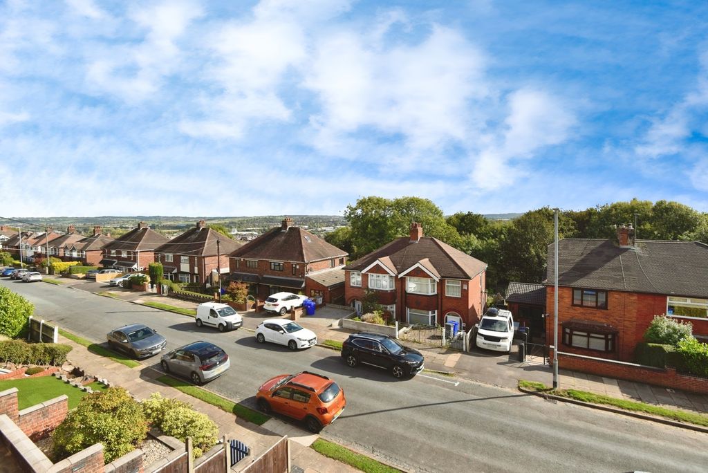 Property photo 2 of 16 Photo