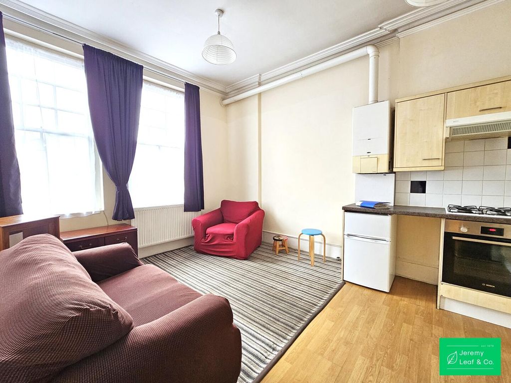 Property photo 1 of 1 Living Room