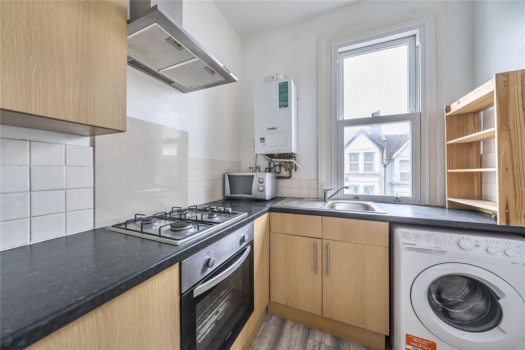 Property photo 2 of 13 Picture No. 33