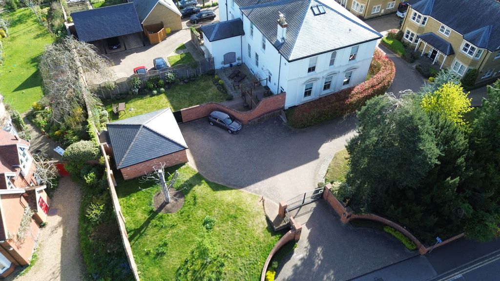 Property photo 2 of 43