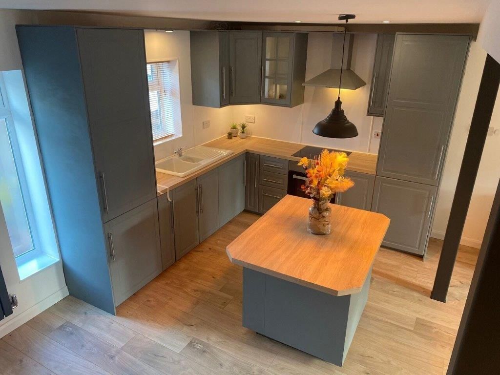 Property photo 2 of 6 Kitchen