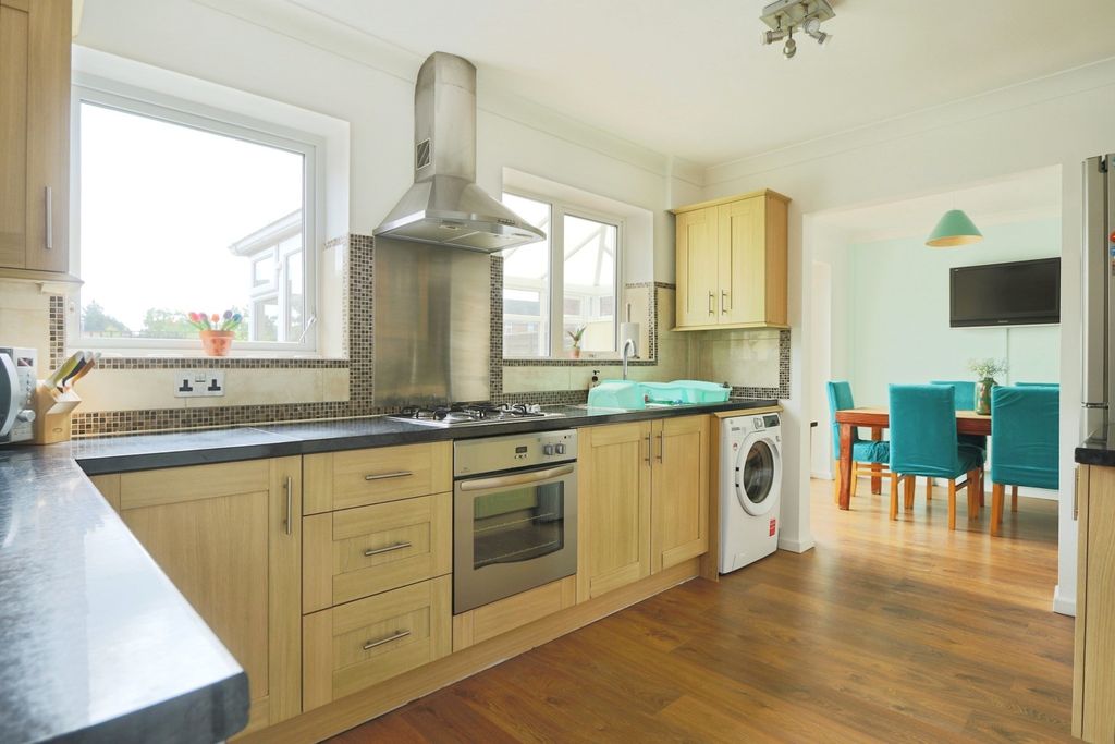 Property photo 2 of 18 4151135