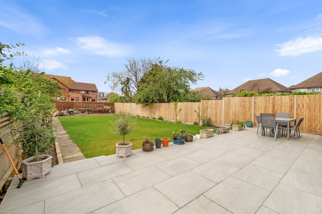 Property photo 2 of 14