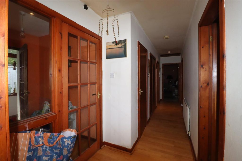 Property photo 2 of 32 Hallway