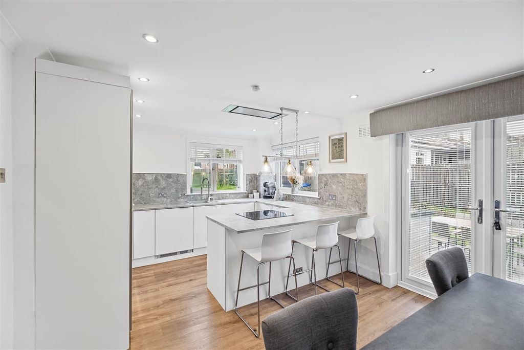 Property photo 2 of 24 Rokeby Crescent-12.Jpg