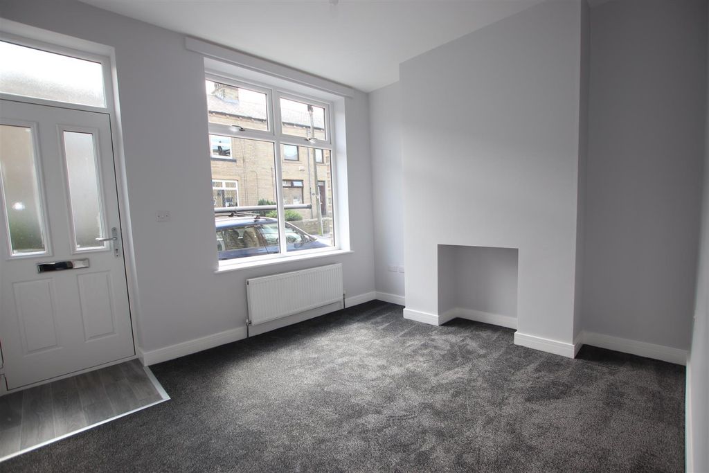 Property photo 2 of 10 Img_8323.Jpg
