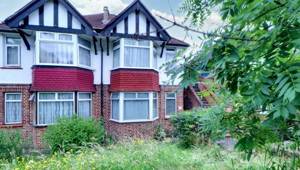 Property photo 1 of 6 Investment Property! 2 Bedroom Maisonette With Tenant