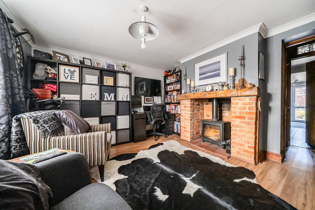 Property photo 3 of 17 Sitting Room