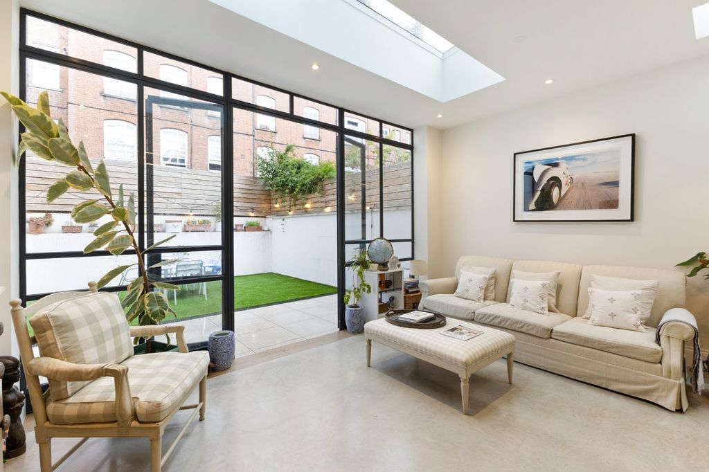 Property photo 2 of 17 Reception Room