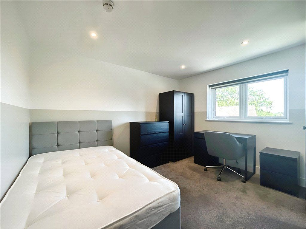 Property photo 1 of 11 Bedroom