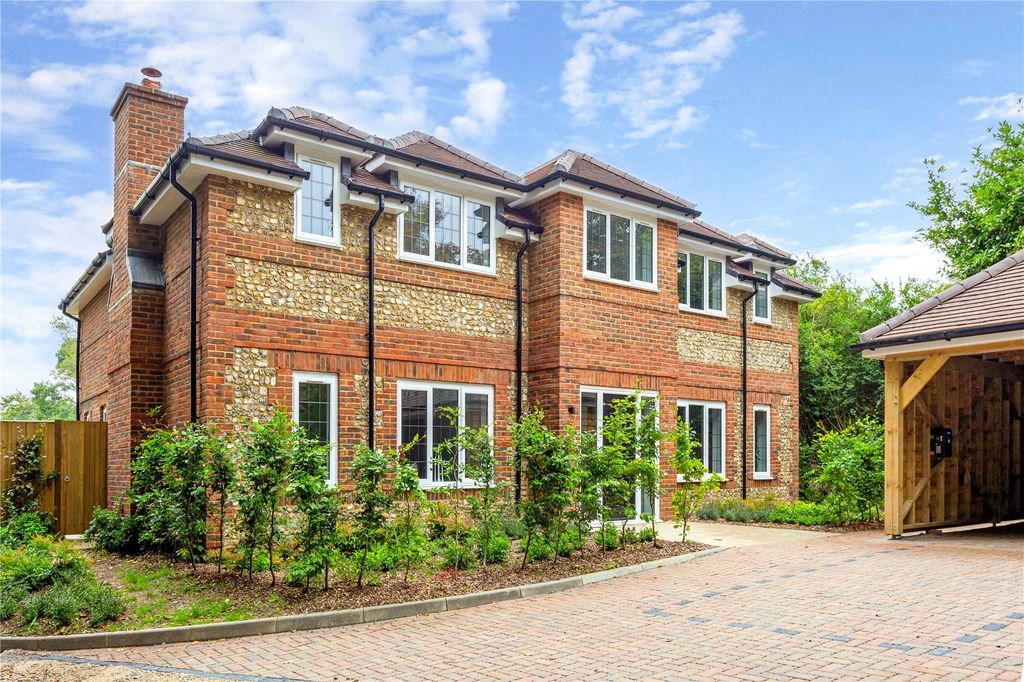 Property photo 1 of 11 External