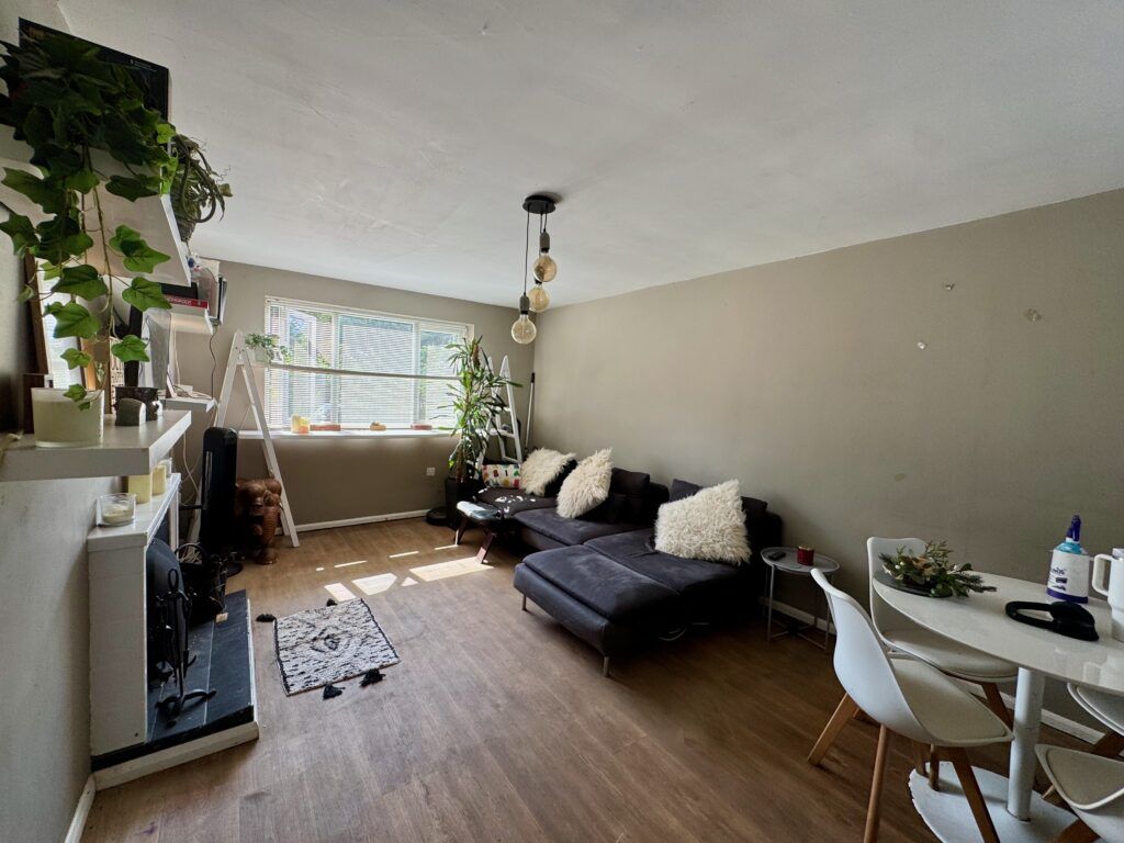 Property photo 2 of 23