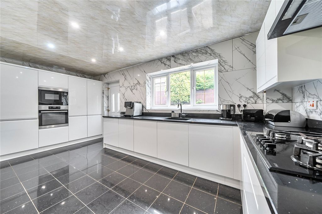 Property photo 2 of 26 Kitchen