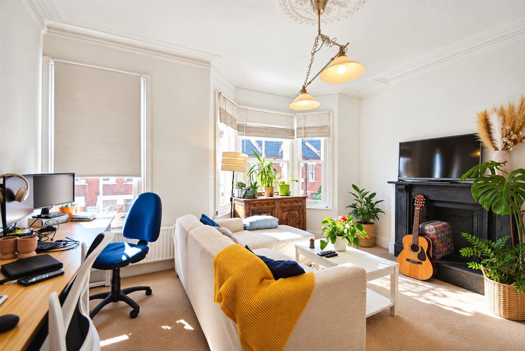 Property photo 3 of 11