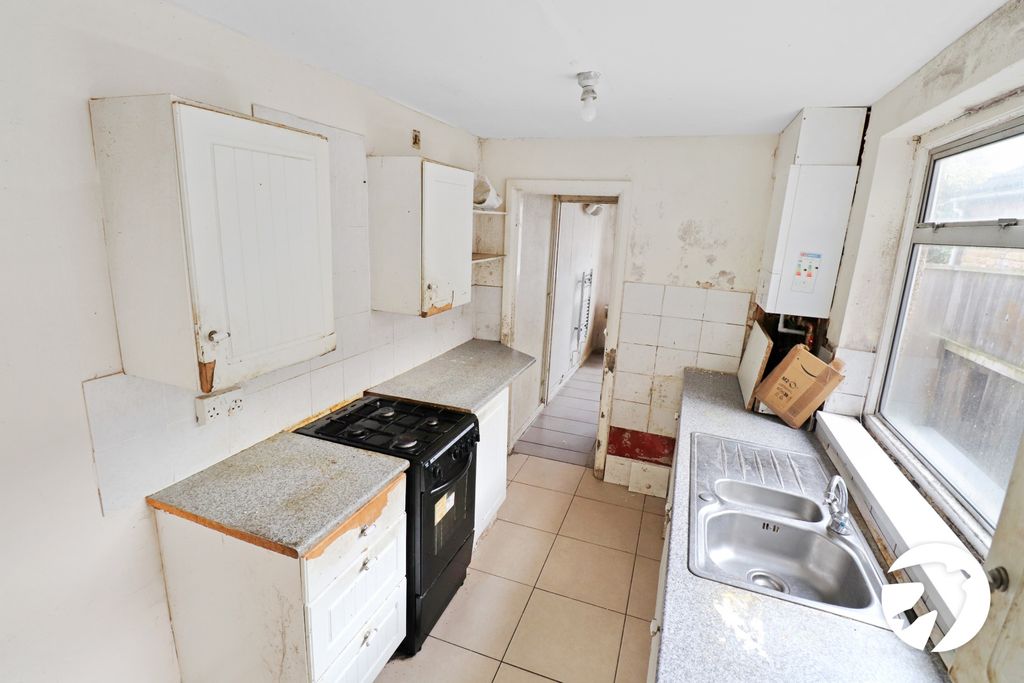 Property photo 3 of 15 Picture No. 18