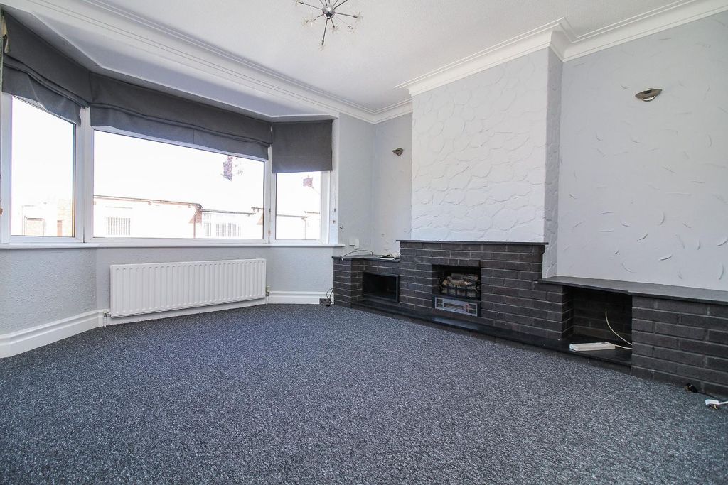 Property photo 2 of 11 2