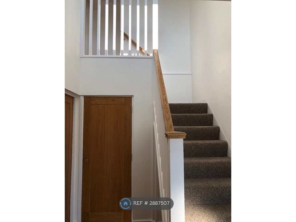 Property photo 3 of 8 Stairs To Flat d