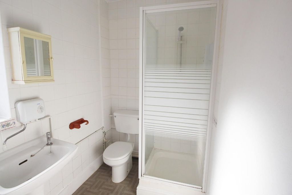 Property photo 3 of 3 Shower.Jpg