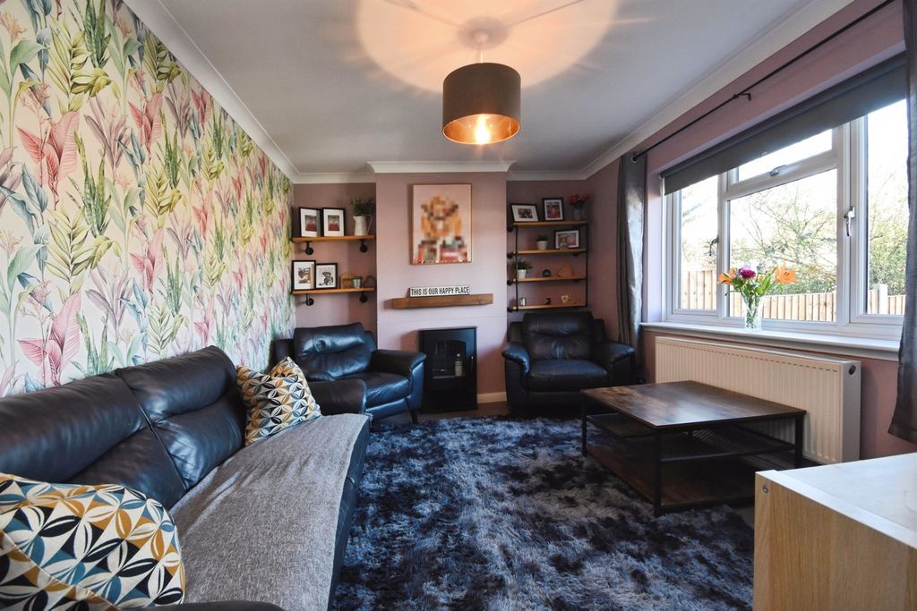 Property photo 2 of 19