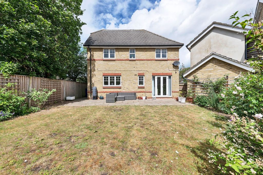 Property photo 1 of 18