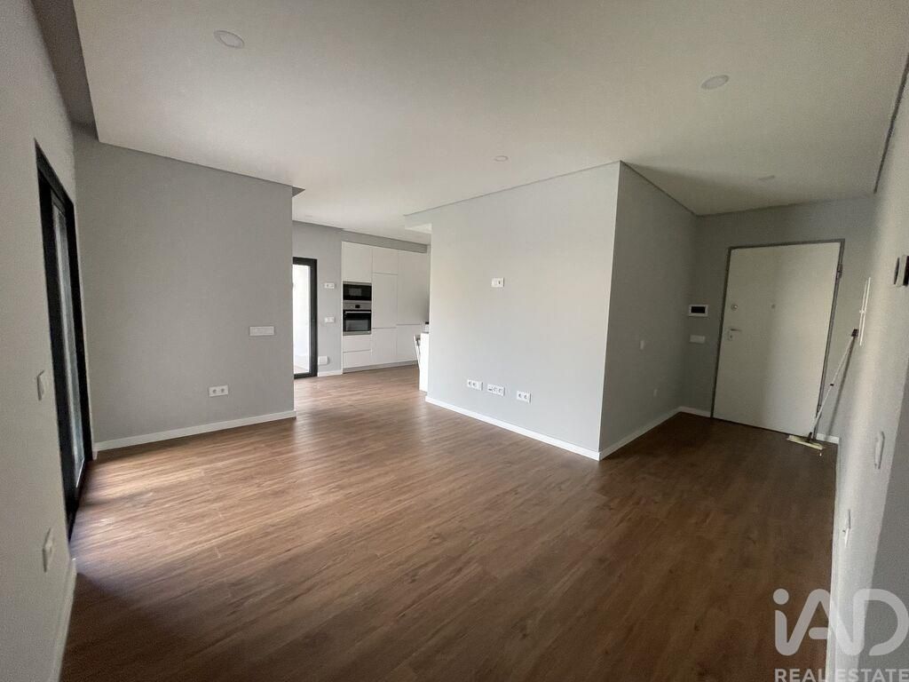 Property photo 2 of 31