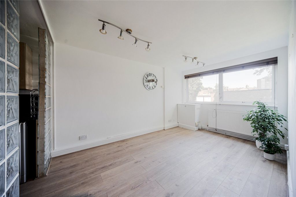 Property photo 2 of 8 Picture No. 03