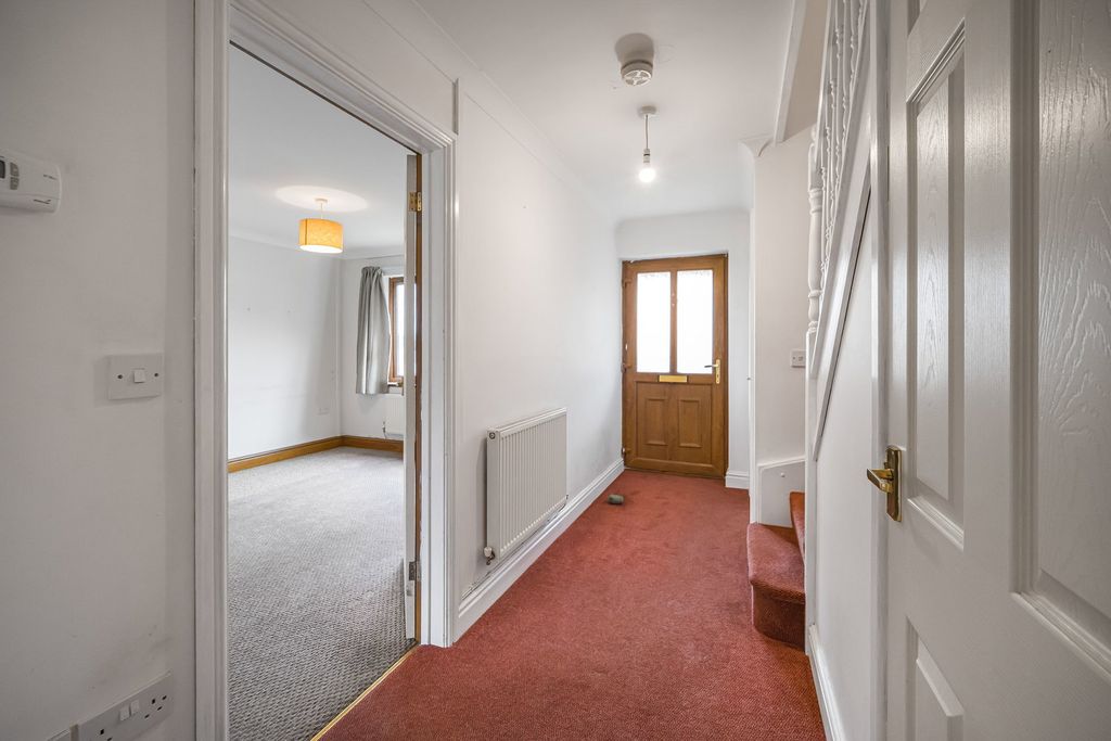 Property photo 3 of 21