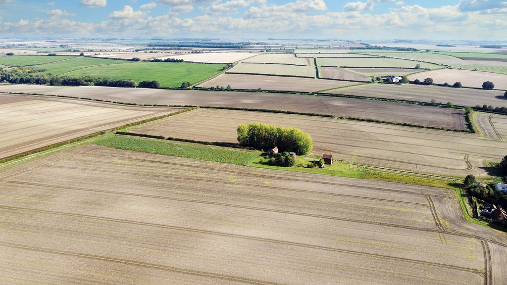 Property photo 3 of 21