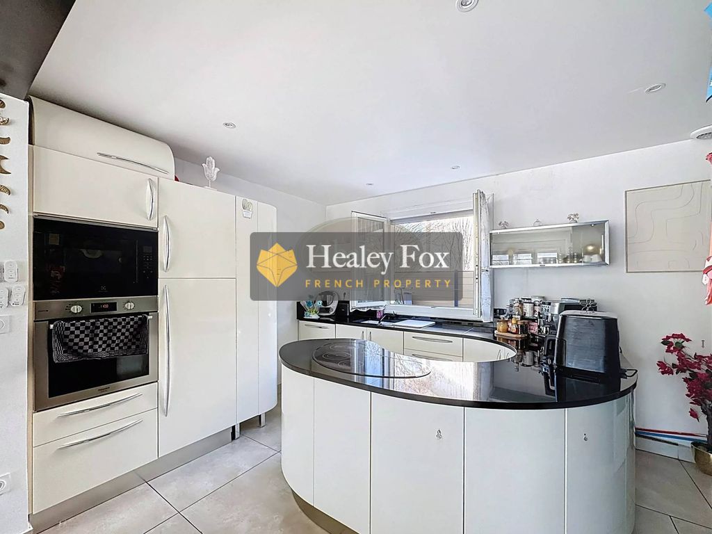 Property photo 3 of 8 33Ac7c319c7863E847B634E92Ac56d4d