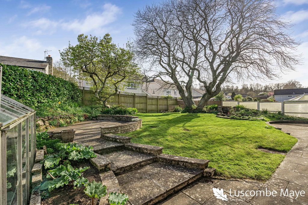 Property photo 2 of 13