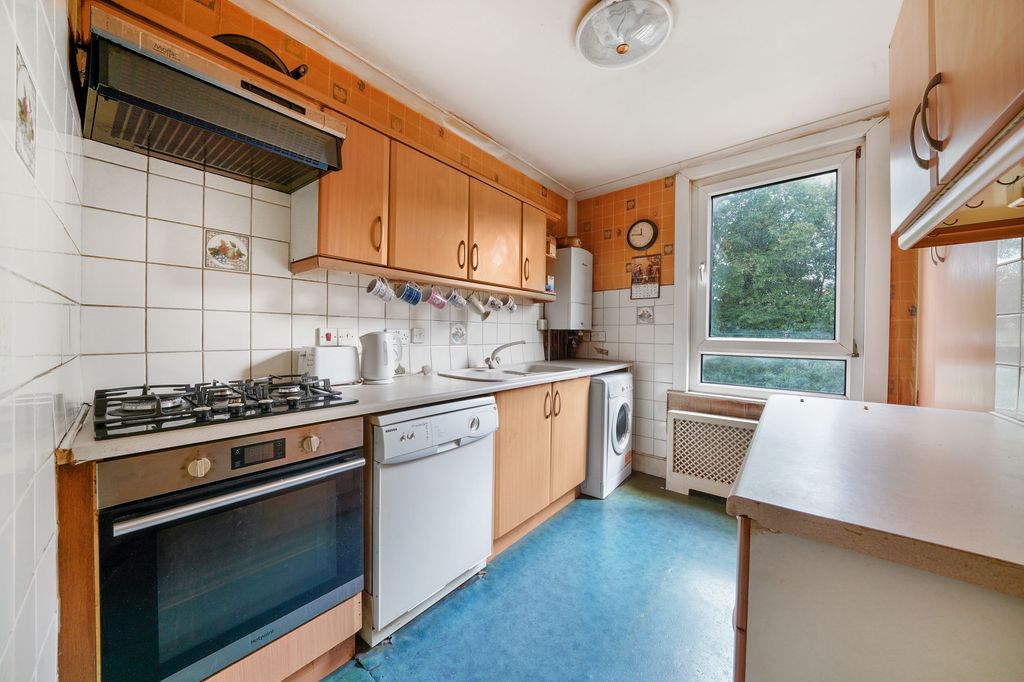 Property photo 3 of 9 Flat A, 38 Elliott Road - K2Lth5W2Gepxhdmtugni