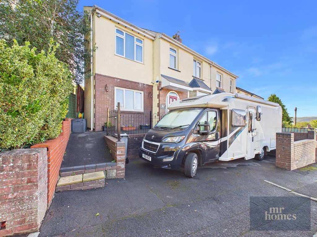 Property photo 1 of 36