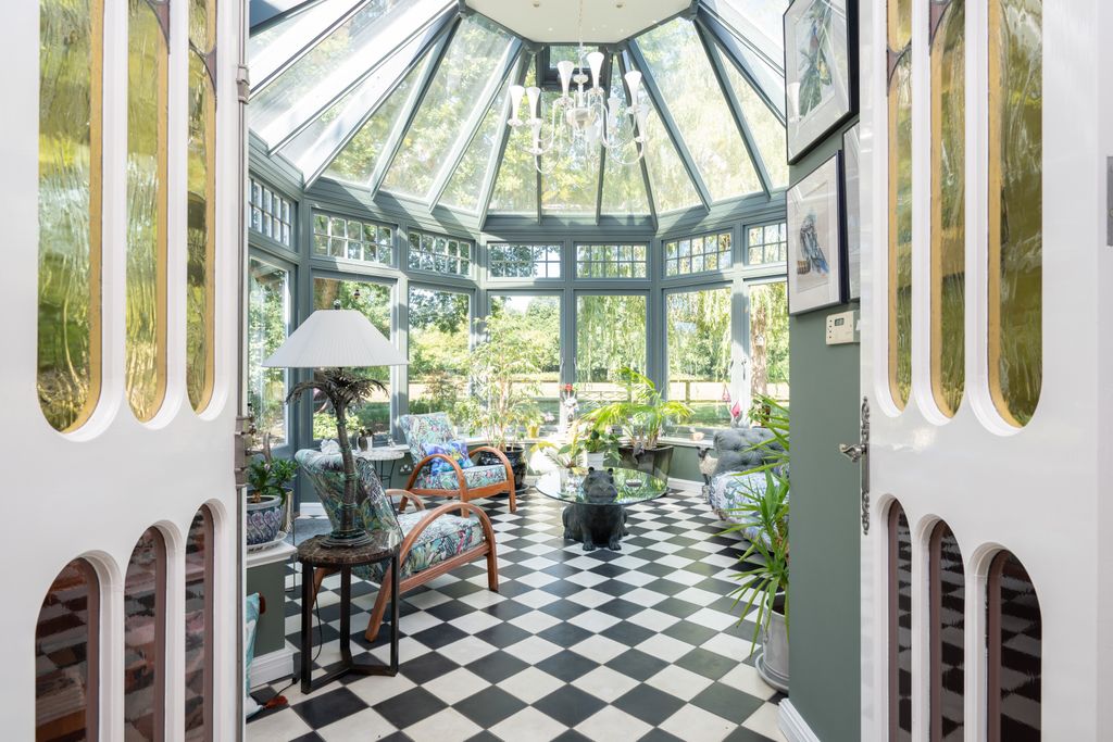 Property photo 2 of 27