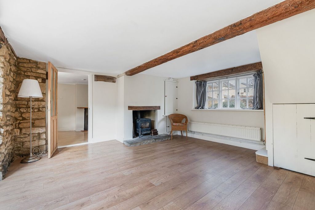 Property photo 2 of 31