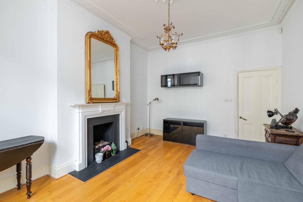 Property photo 3 of 8 Picture 3