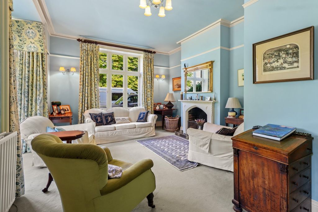 Property photo 2 of 41