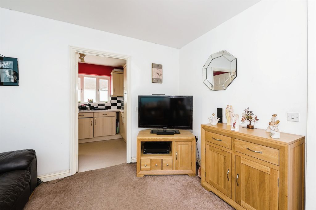 Property photo 2 of 9