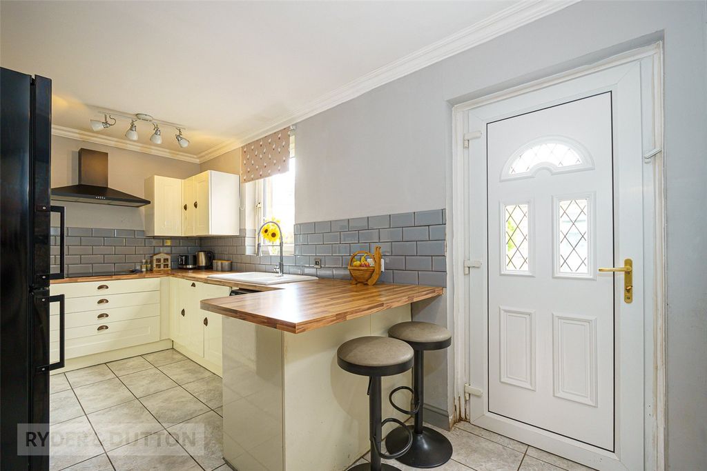 Property photo 2 of 22 Kitchen