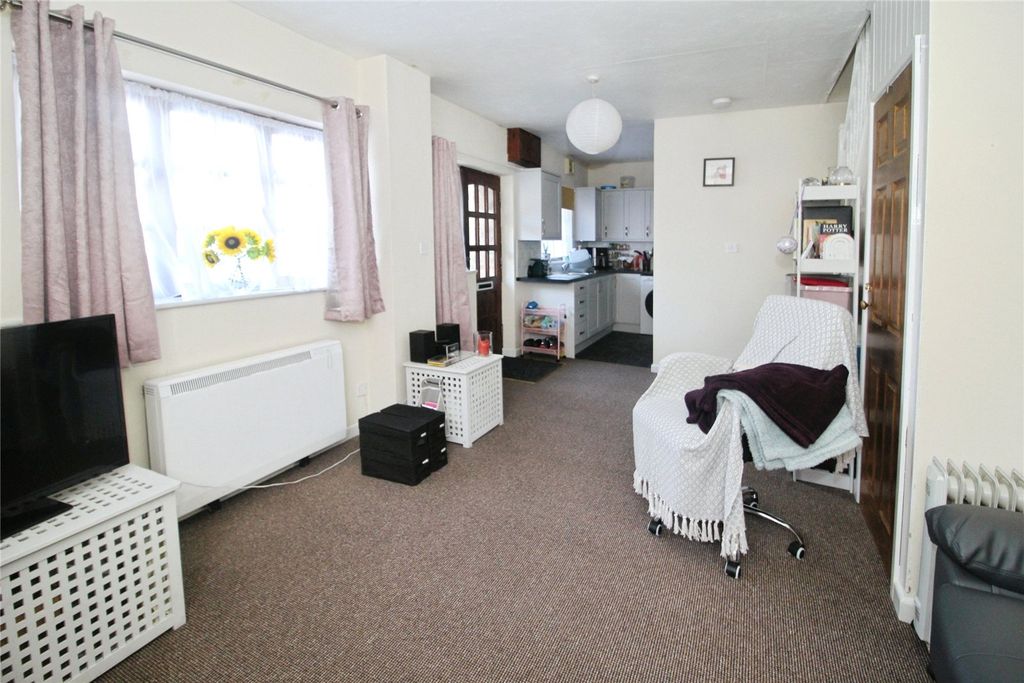 Property photo 2 of 10 Picture No. 17