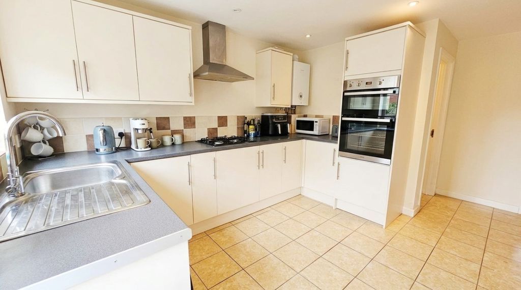 Property photo 3 of 13 Photo 10