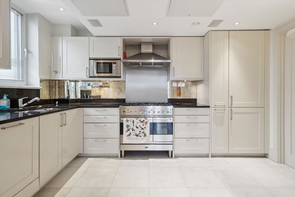 Property photo 3 of 14 Image