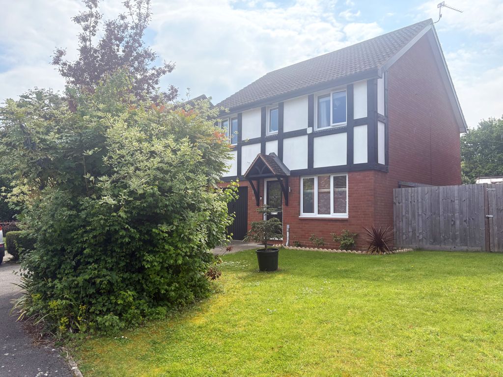 Property photo 1 of 19 4 Bedroom Detached House For Sale