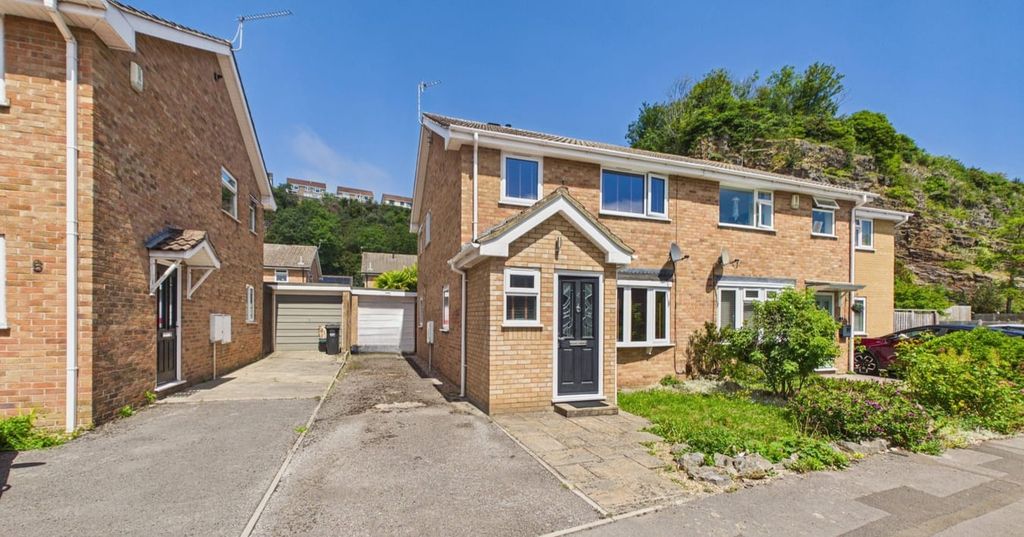 Property photo 1 of 18