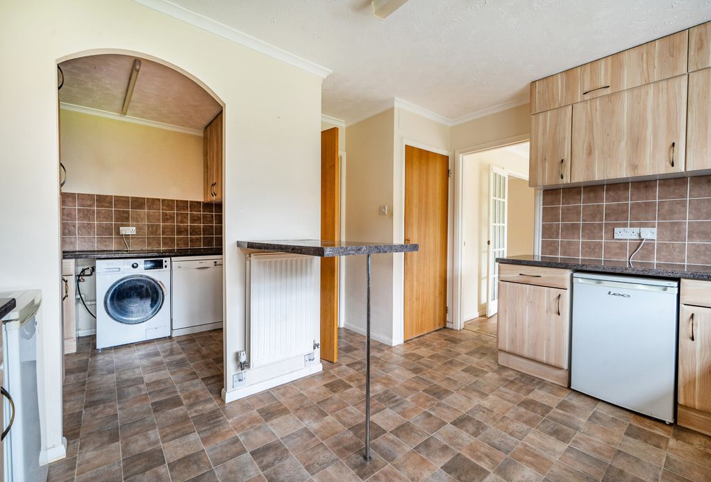 Property photo 3 of 20 1372890-8-69035cd...