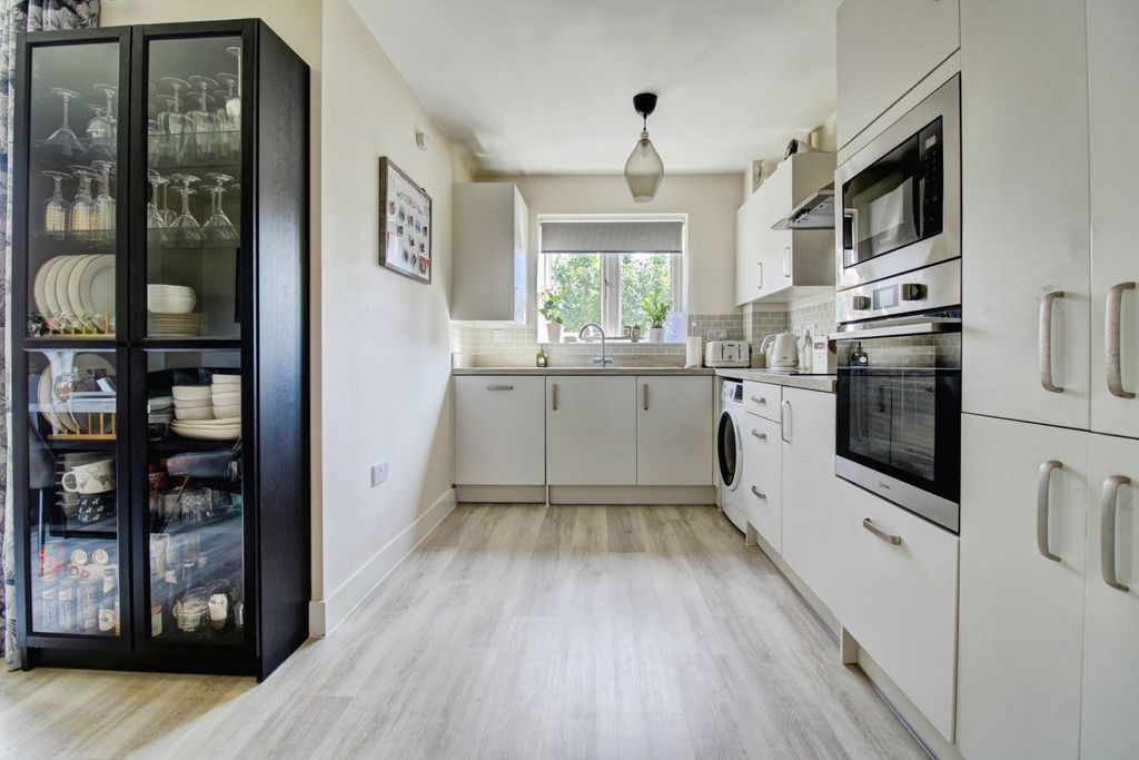 Property photo 3 of 20 Kitchen